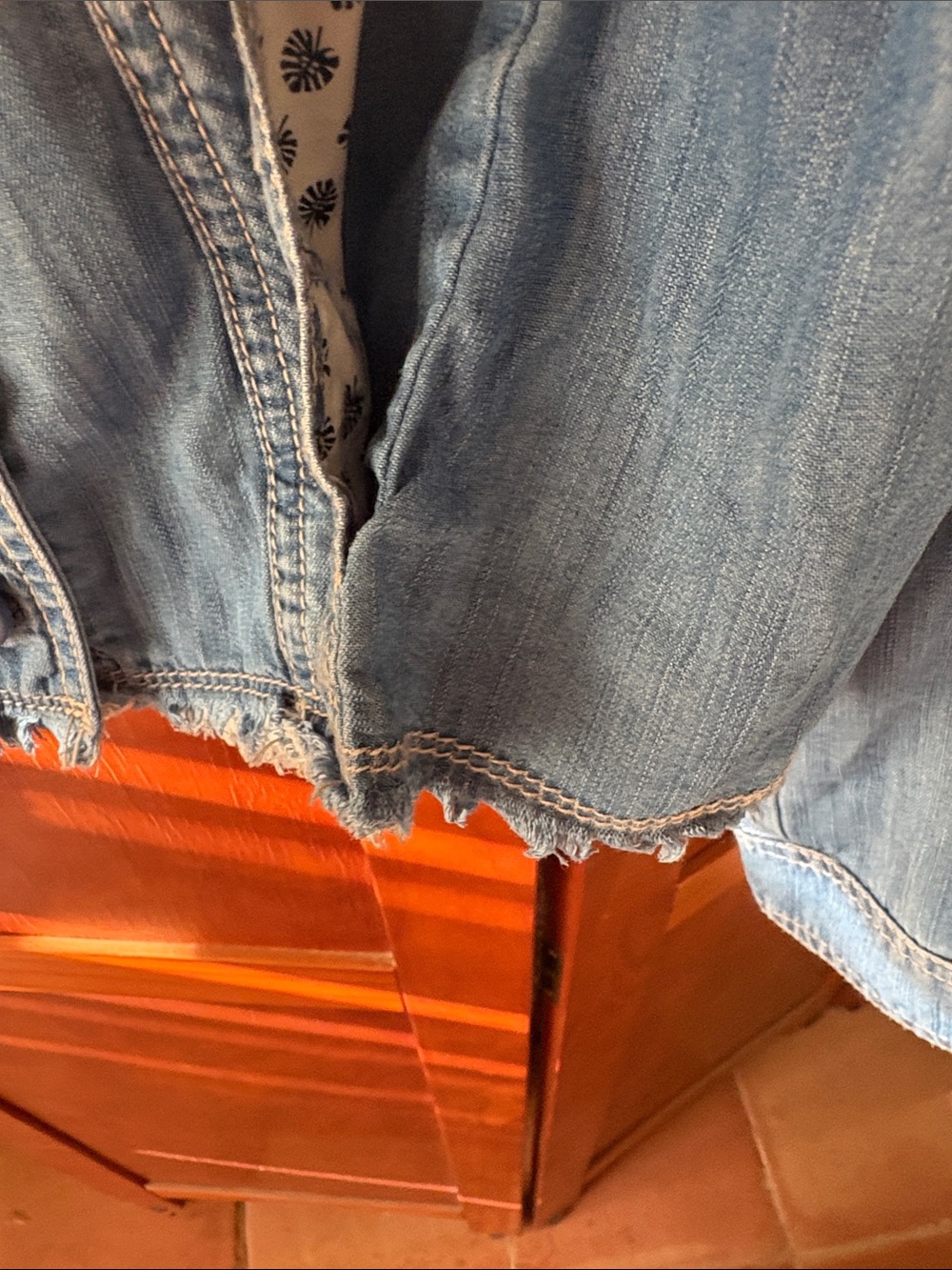 Tommy Bahama Light Wash Distressed Hem Denim Jacket in Lightweight Tencel Fabric - Picture 3 of 7